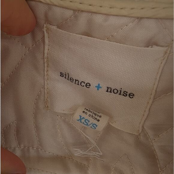 Silence+Noise White Quilted Velvet Hooded Full Zip Cropped Jacket, Size XS/S - Picture 3 of 7